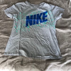 Grey Nike tee